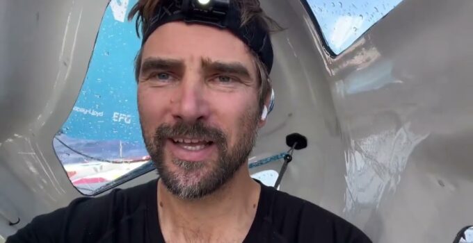 Route du Rhum 2022 – Tag 10 – Malizia stark angeknackst