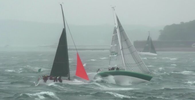 Fastnet Race 2023 – Video vom westlichen Ausgang des Solent – ab 08:00 wird’s heftig